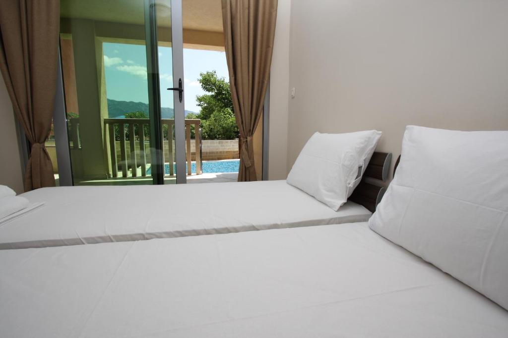 The Old Town Terrace Apartment *